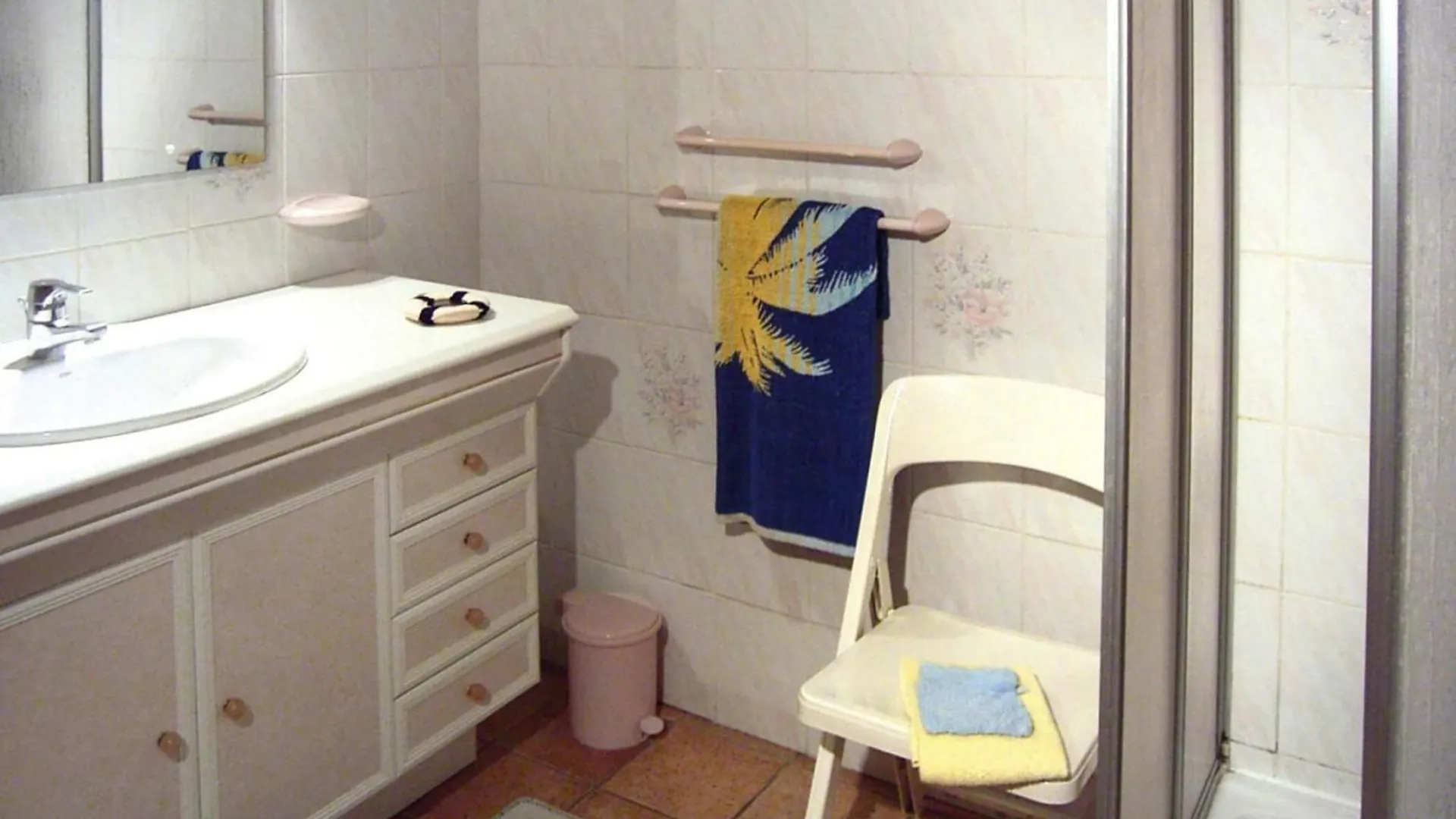 Holiday Home With Private Terrace In Provence Monteux Apartment